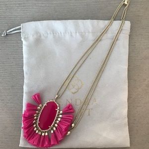 Kendra Scott Betsy necklace in pink agate